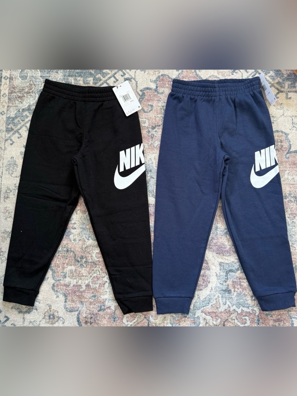 Nike boys size 7 Logo Jogger Bottoms - Black & Navy